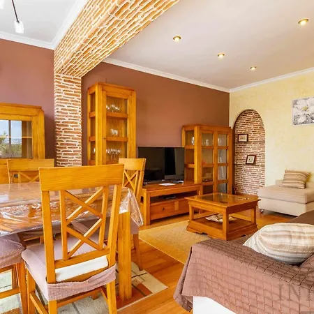 Apartament Inftour Geminis 3 *